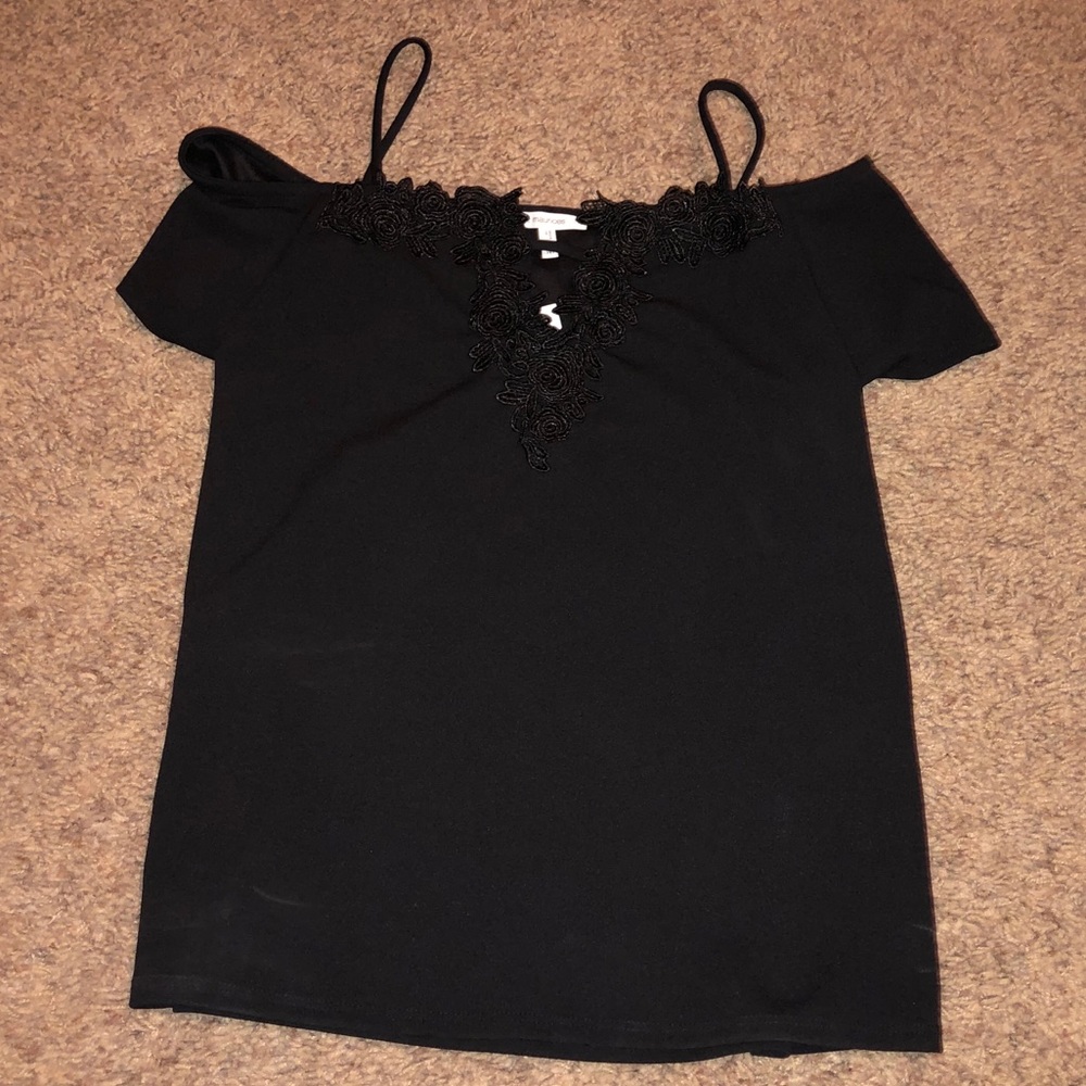Maurices off the shoulder floral V neck